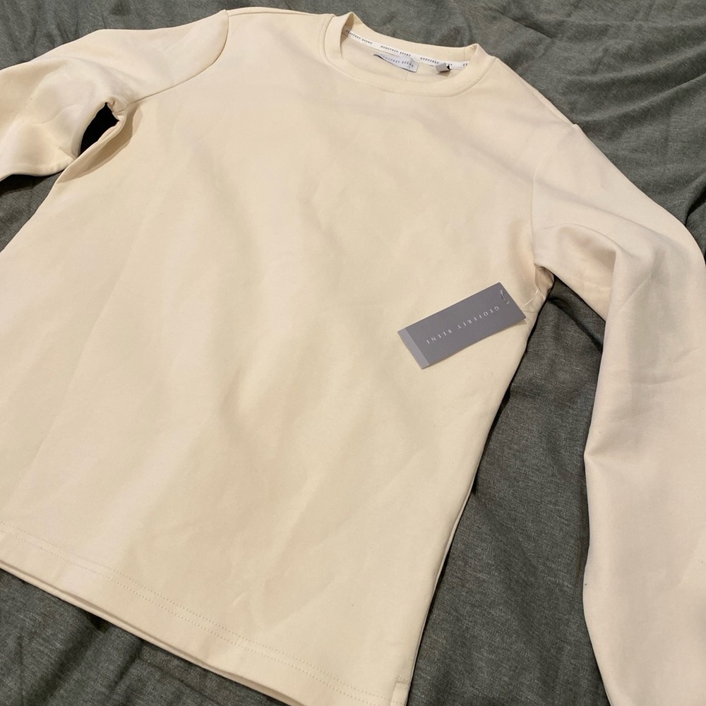 Geoffrey Beene Cream Crewneck Sweater with Textured Fabric and Relaxed Fit